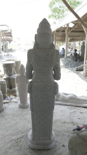 Product image 7 of the product “Standing Sri Dewi. Made from riverstone. Height 180cm ”